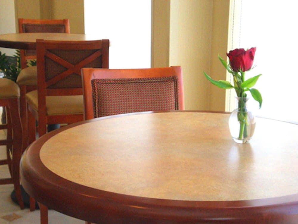 Hilton Garden Inn Riverhead Eksteriør bilde