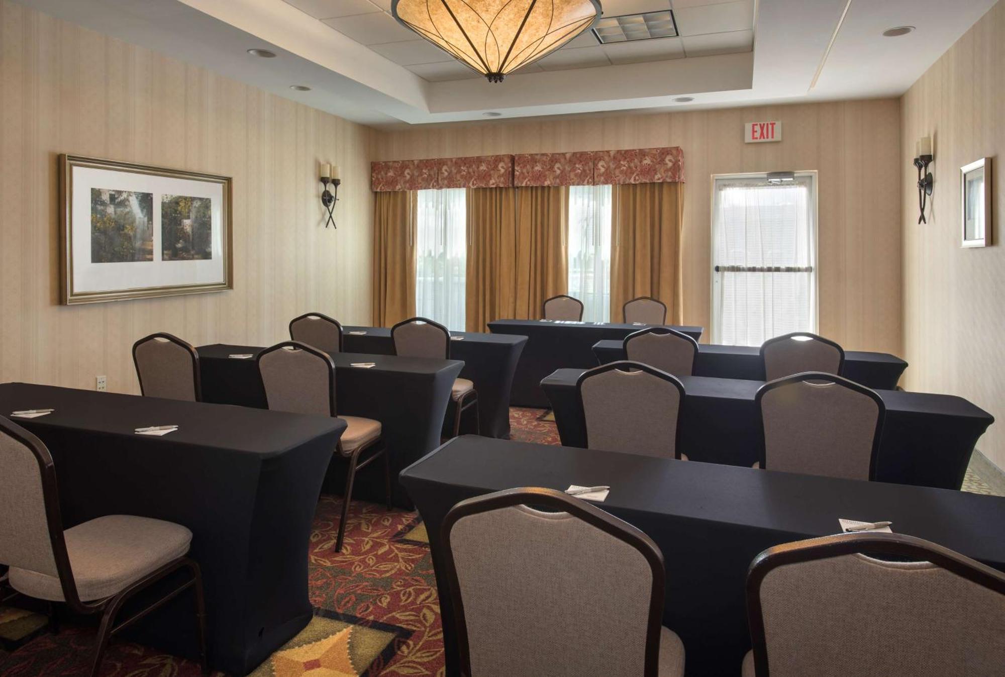 Hilton Garden Inn Riverhead Eksteriør bilde
