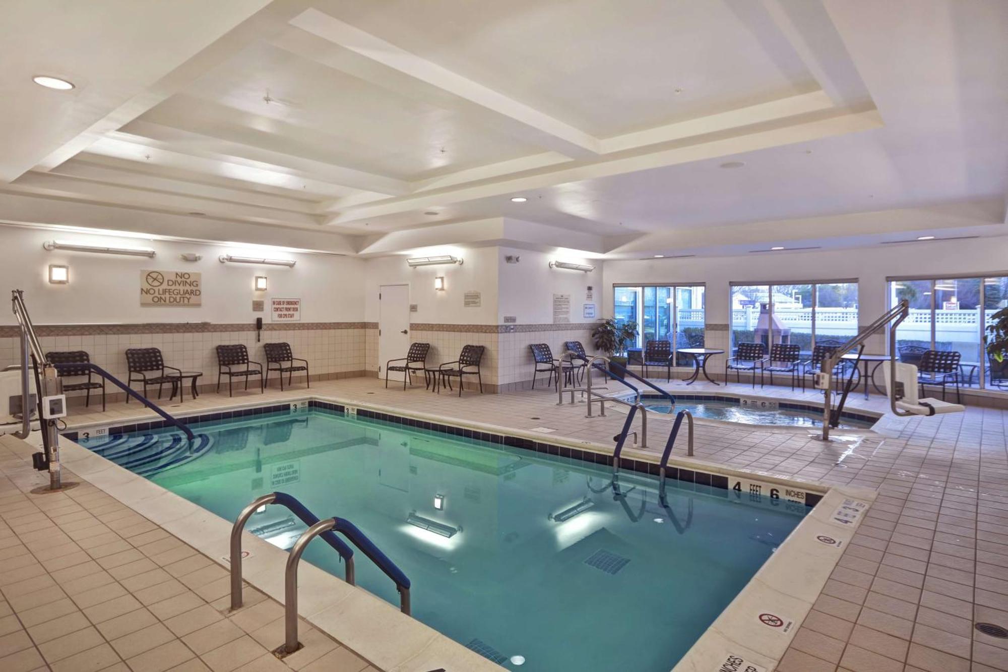 Hilton Garden Inn Riverhead Eksteriør bilde