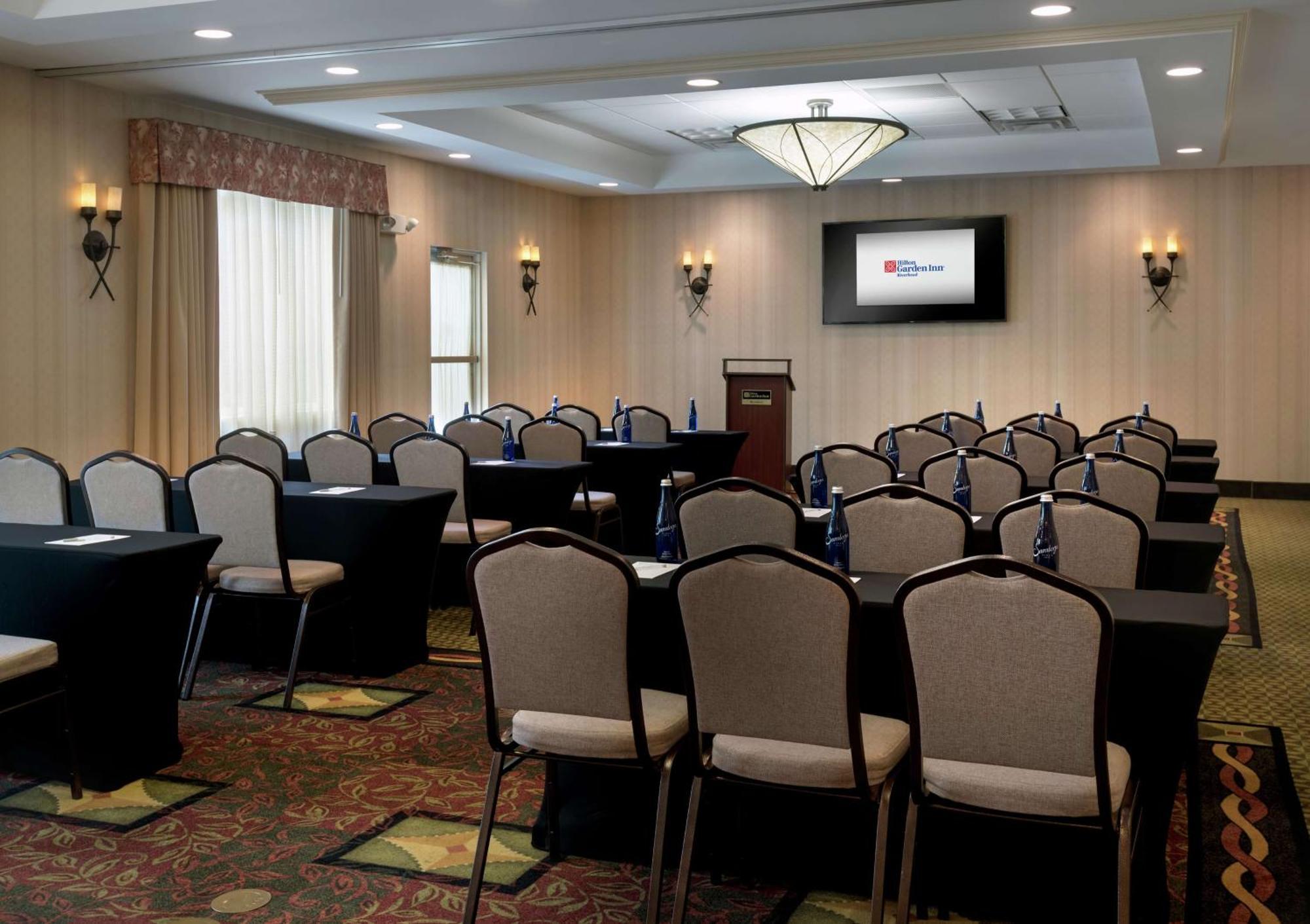 Hilton Garden Inn Riverhead Eksteriør bilde