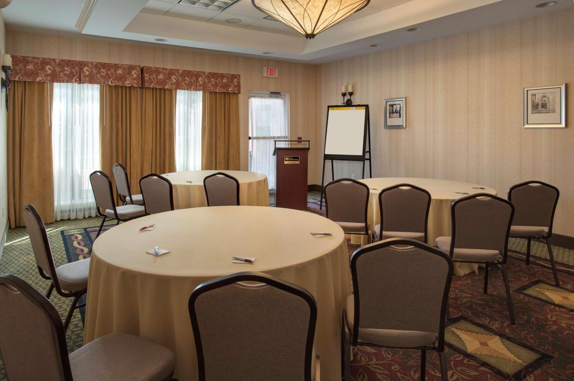 Hilton Garden Inn Riverhead Eksteriør bilde
