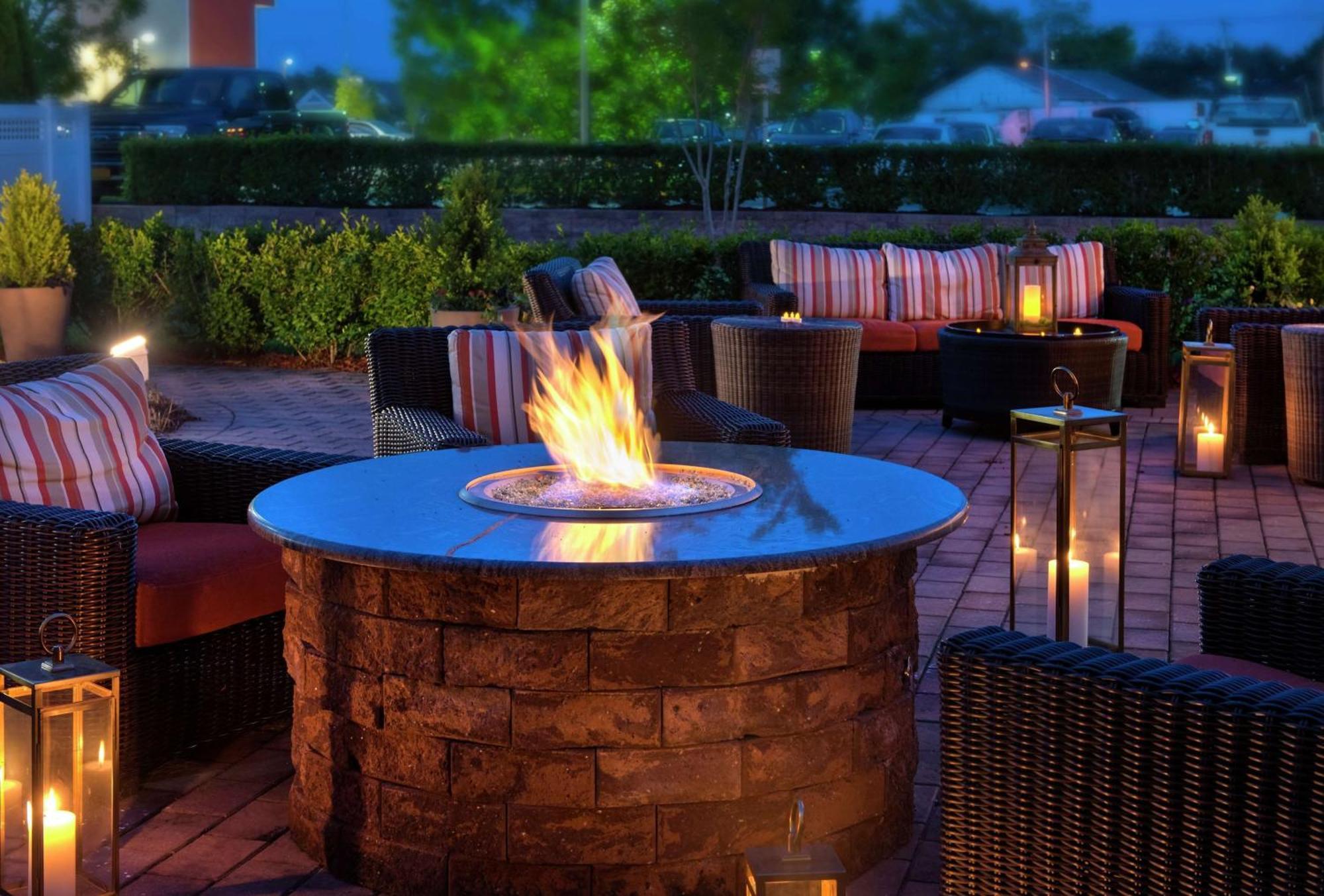 Hilton Garden Inn Riverhead Eksteriør bilde