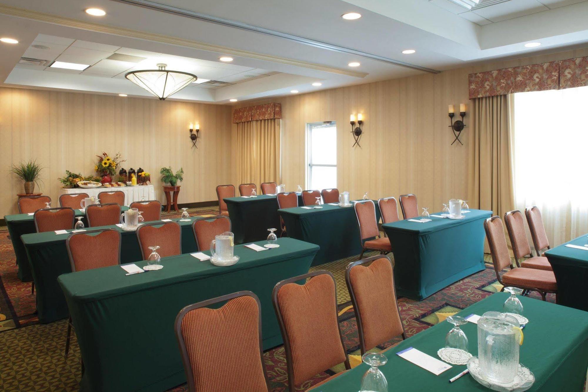 Hilton Garden Inn Riverhead Eksteriør bilde