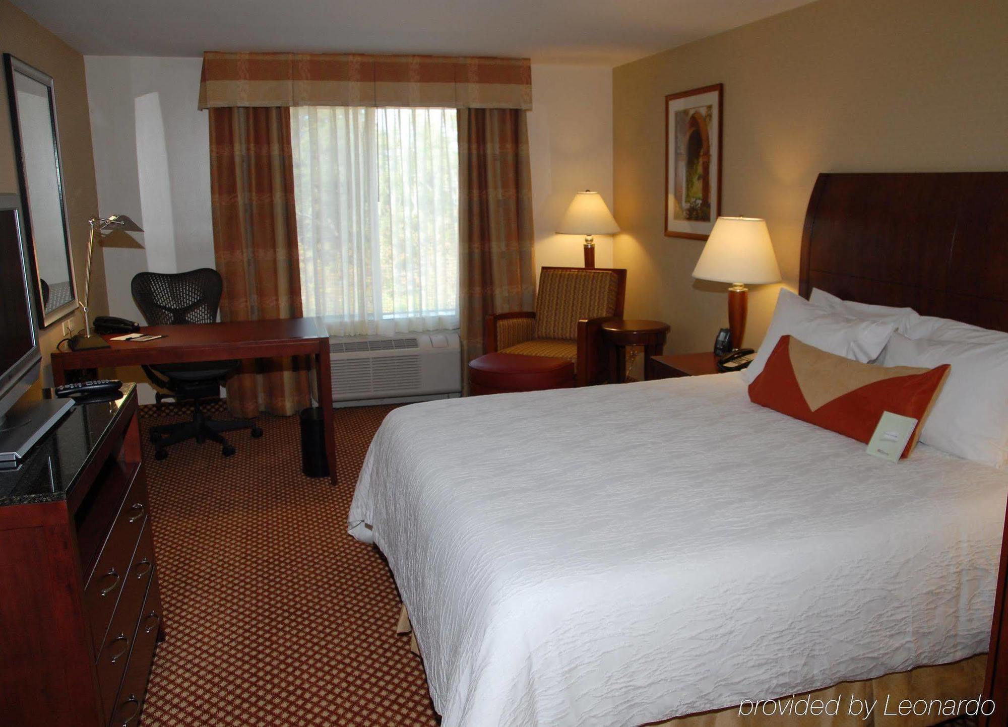Hilton Garden Inn Riverhead Eksteriør bilde