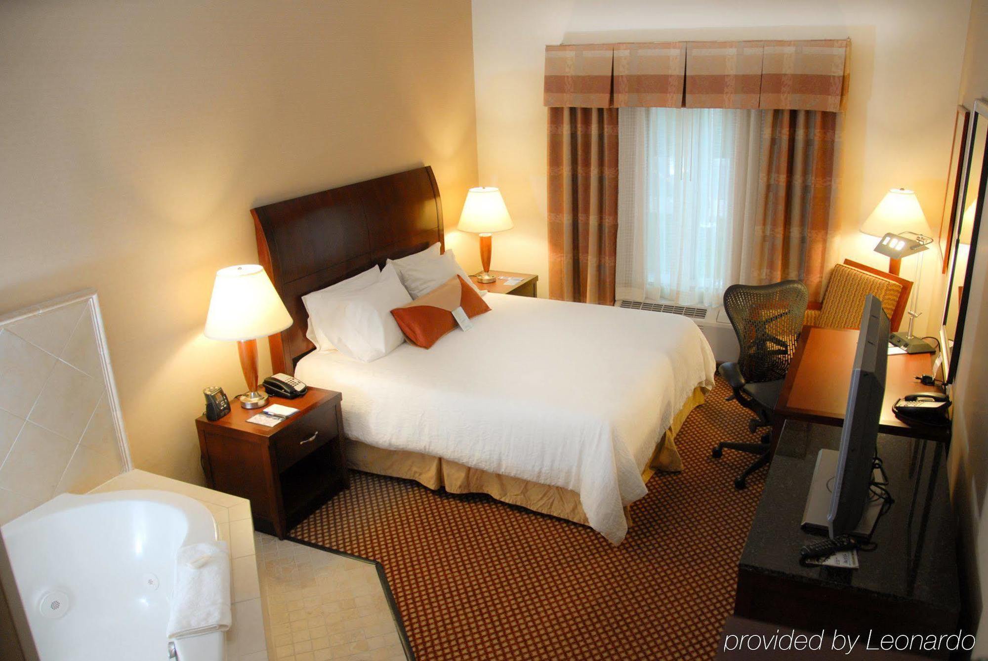 Hilton Garden Inn Riverhead Eksteriør bilde