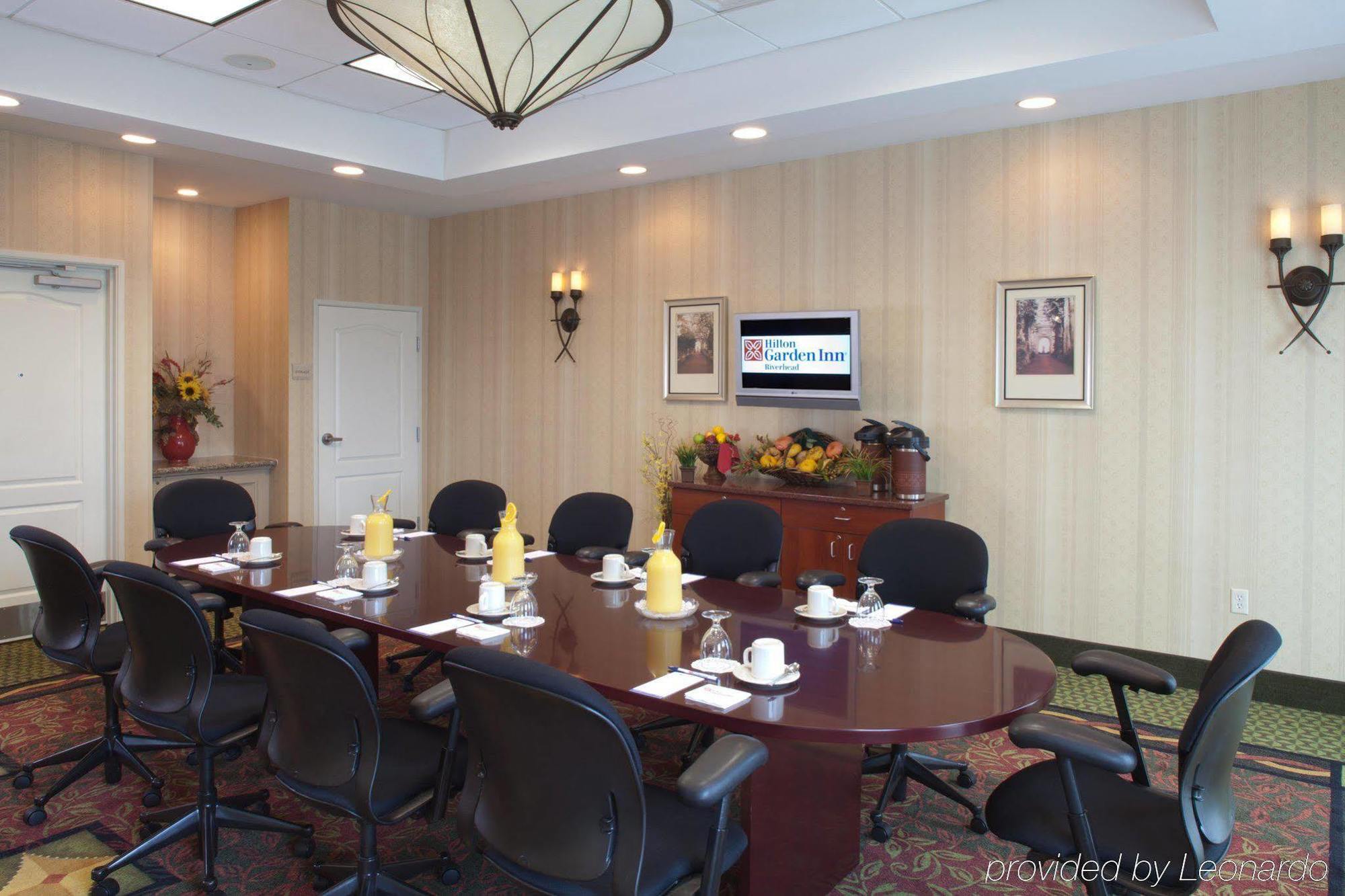Hilton Garden Inn Riverhead Eksteriør bilde