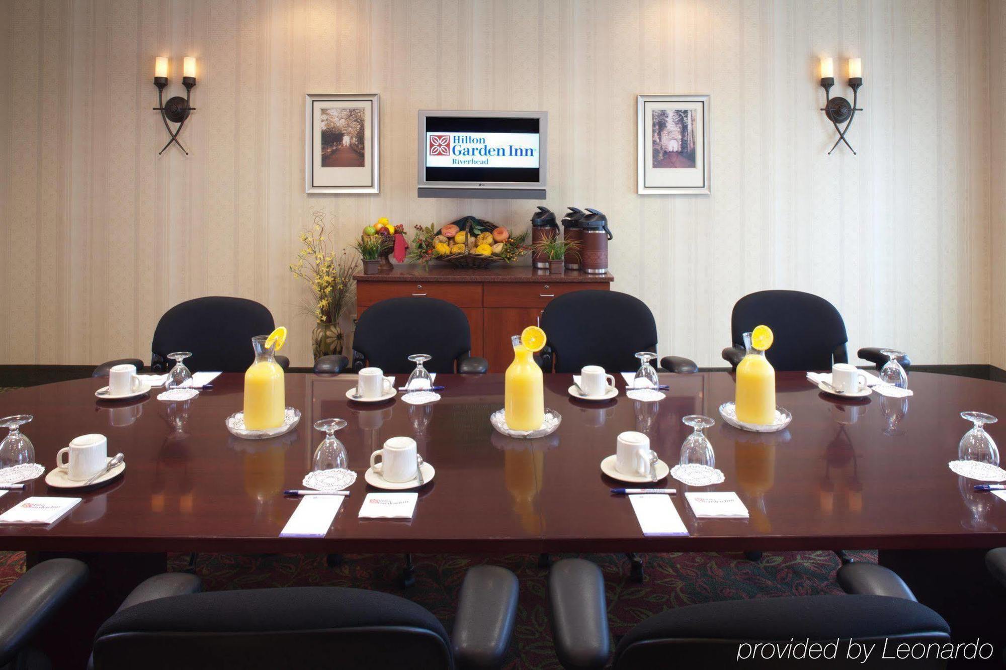 Hilton Garden Inn Riverhead Eksteriør bilde