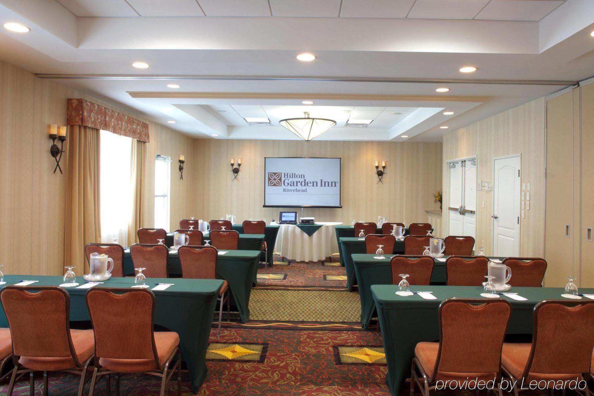 Hilton Garden Inn Riverhead Eksteriør bilde
