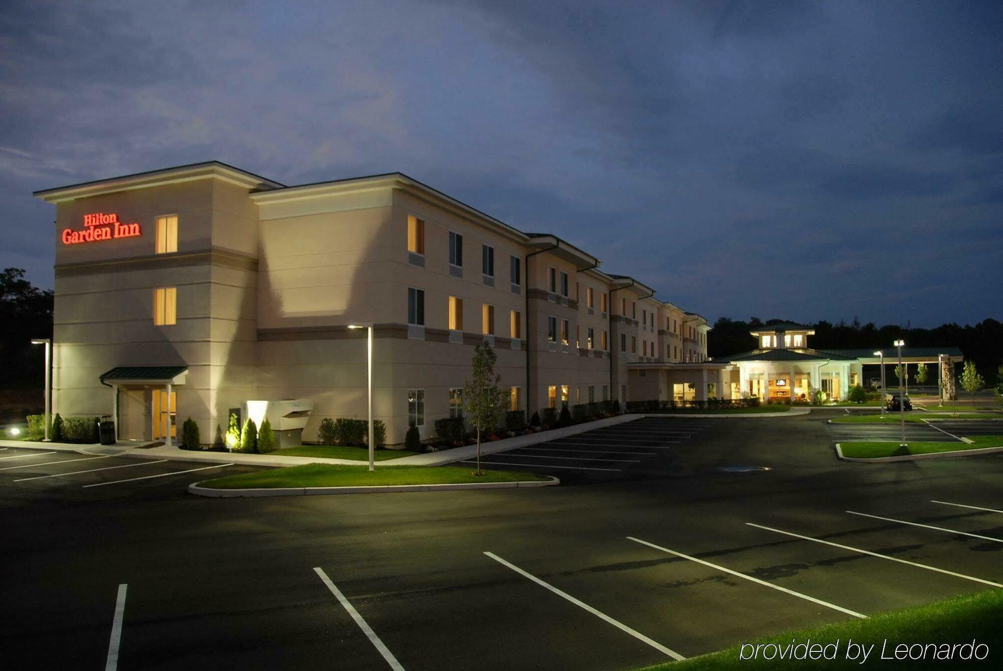 Hilton Garden Inn Riverhead Eksteriør bilde