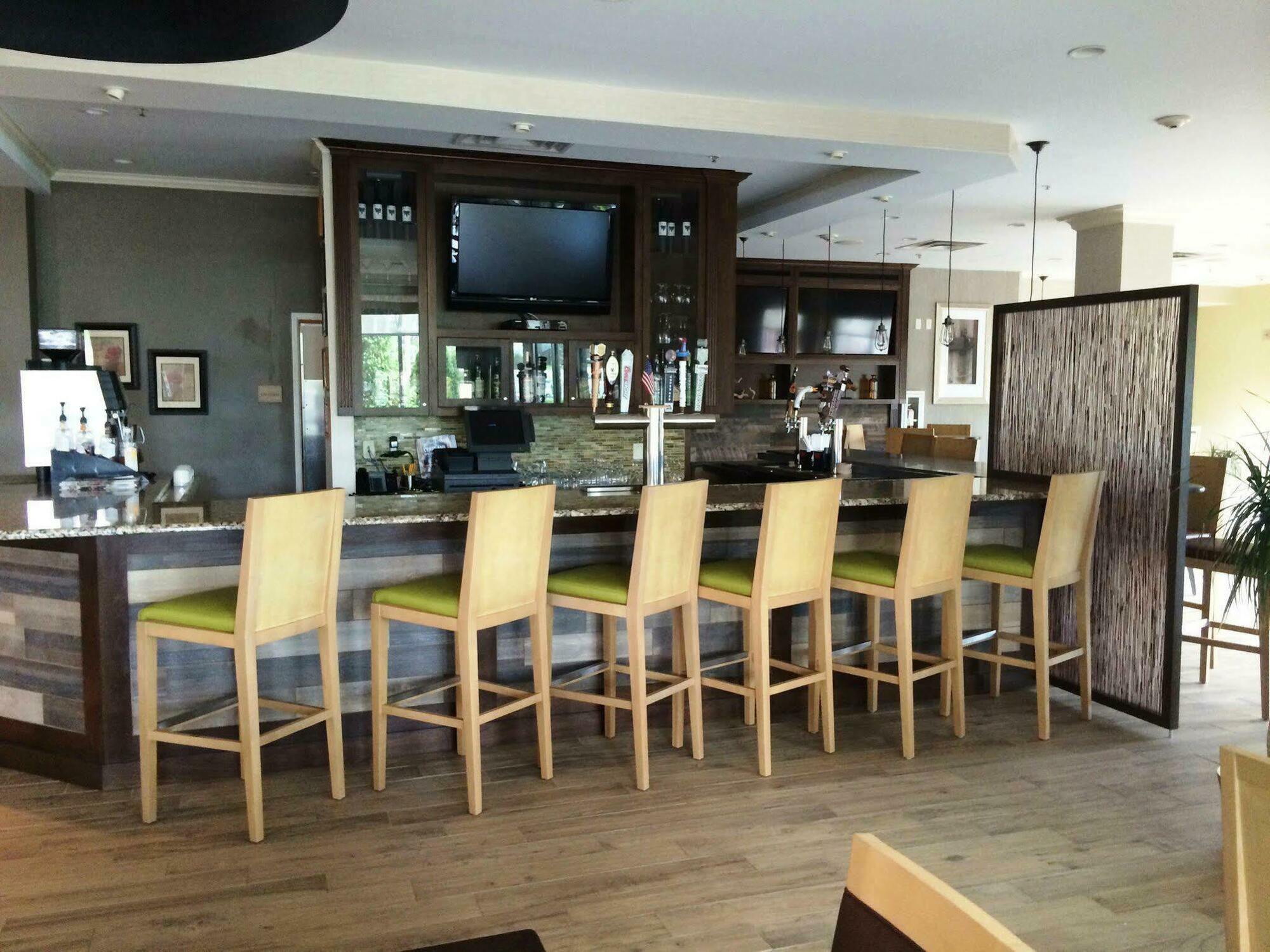 Hilton Garden Inn Riverhead Eksteriør bilde